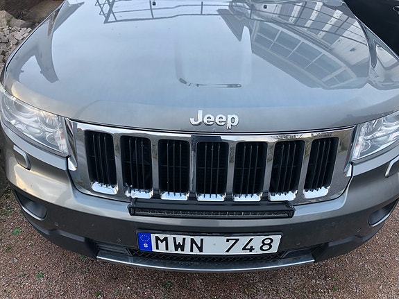 Jeep Grand Cherokee 2 of 11