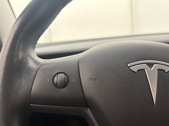 Tesla Model 3 25 of 30
