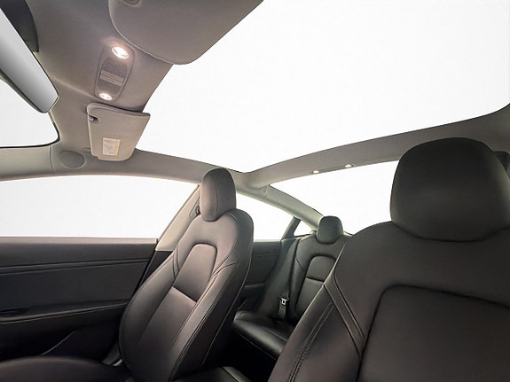 Tesla Model 3 16 of 30