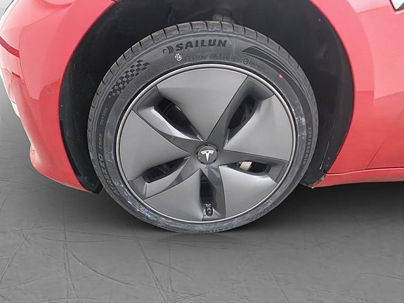 Tesla Model 3 27 of 30
