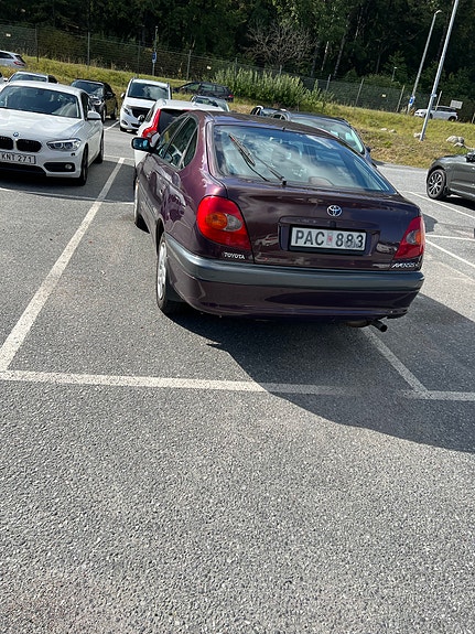 Toyota Avensis 4 of 9