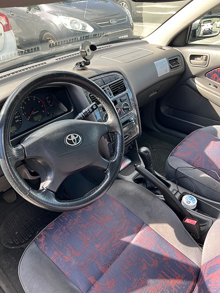 Toyota Avensis 3 of 9