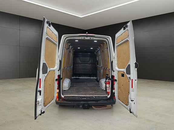 Volkswagen Crafter 13 of 30