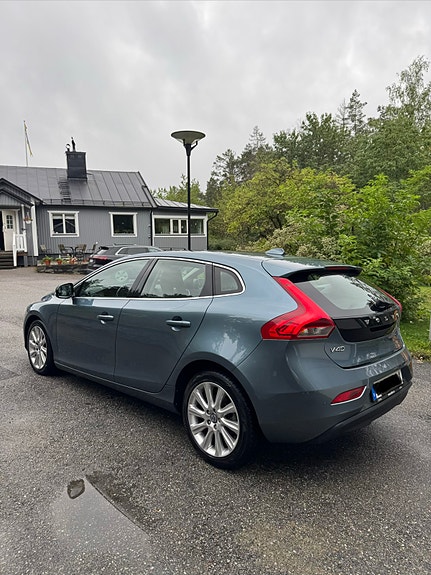 Volvo V40 6 of 12