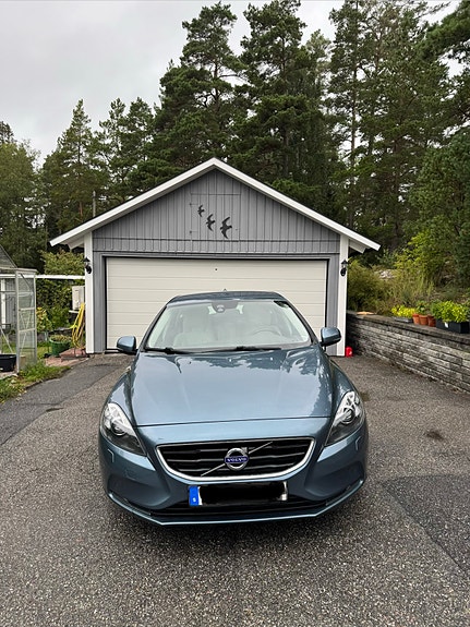 Volvo V40 3 of 12