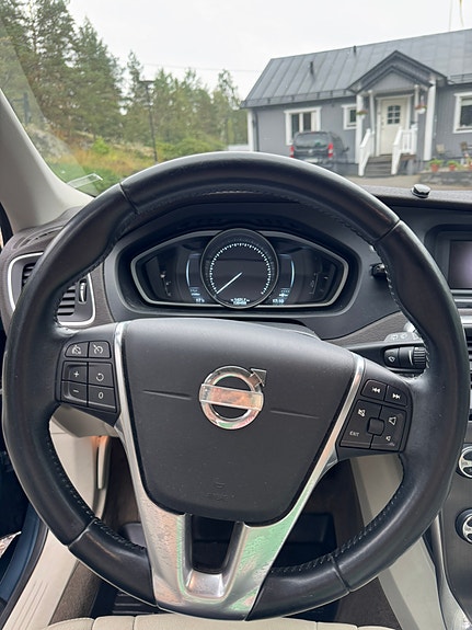 Volvo V40 10 of 12