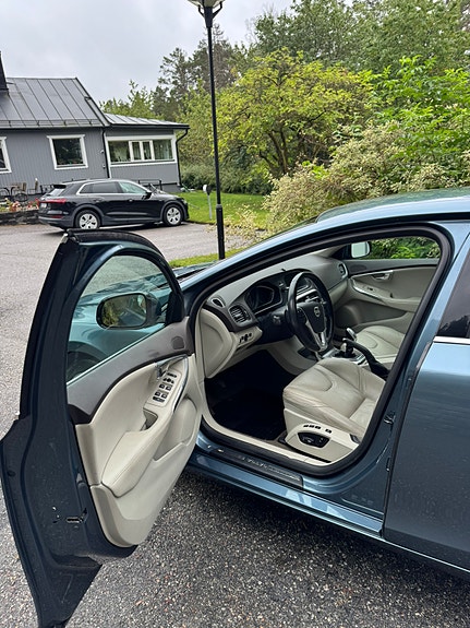 Volvo V40 7 of 12
