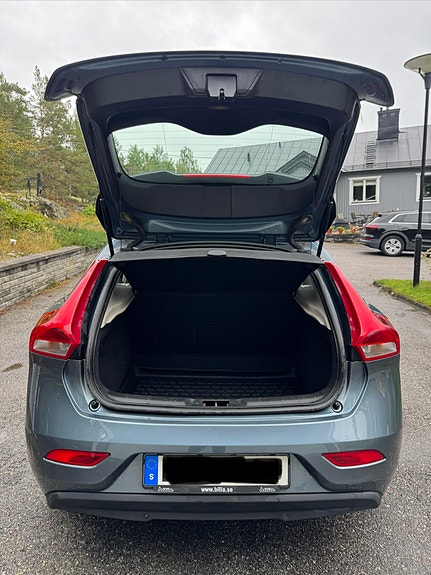 Volvo V40 9 of 12