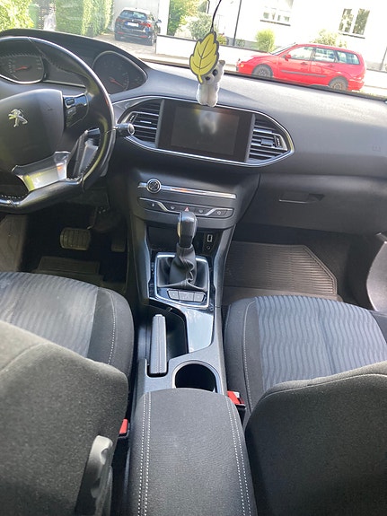 Peugeot 308 SW 6 of 11