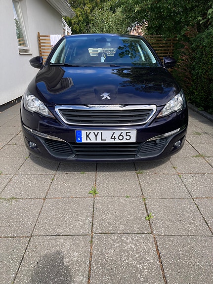 Peugeot 308 SW 2 of 11