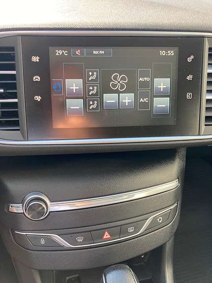 Peugeot 308 SW 10 of 11