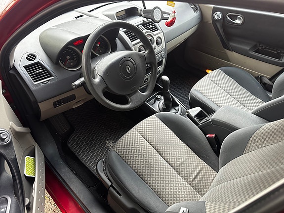 Renault Megane II 3 of 16