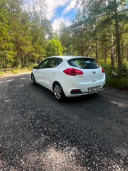 Kia Ceed 4 of 7