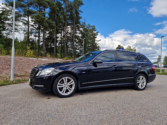 Mercedes-Benz E220 4 of 14