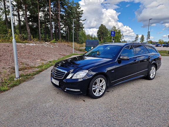 Mercedes-Benz E220 13 of 14