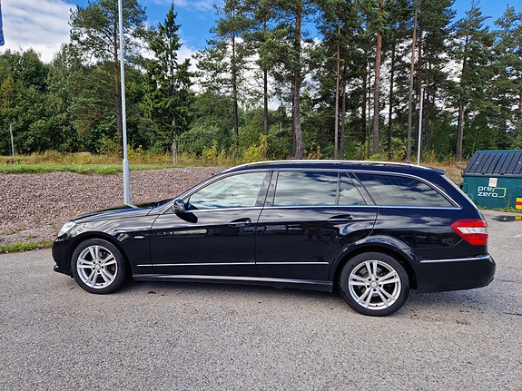 Mercedes-Benz E220 12 of 14