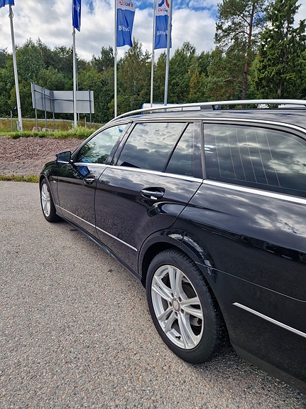 Mercedes-Benz E220 10 of 14