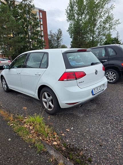 Volkswagen Golf VII 3 of 7