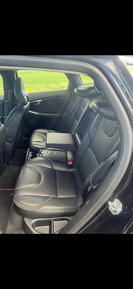 Volvo V40 Cross Country 6 of 8