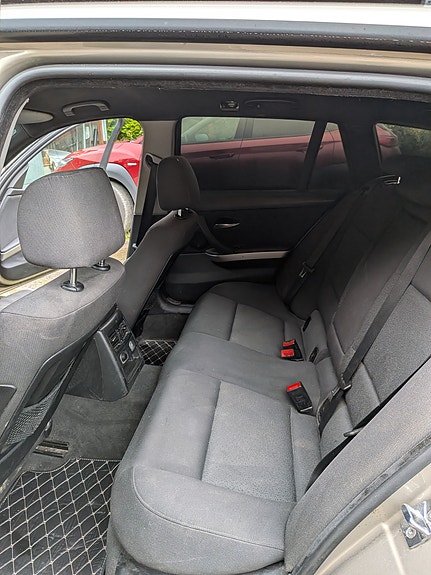 BMW 320d 13 of 14