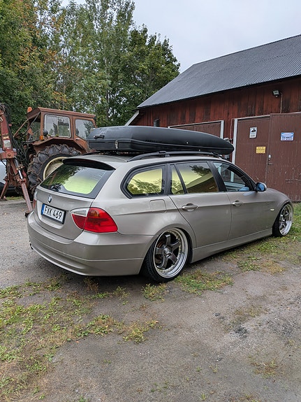 BMW 320d 3 of 14