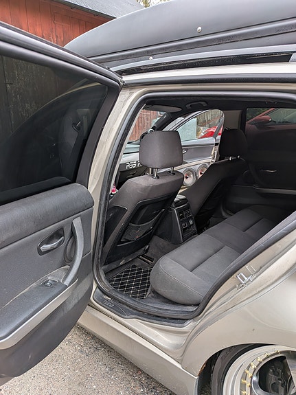 BMW 320d 12 of 14