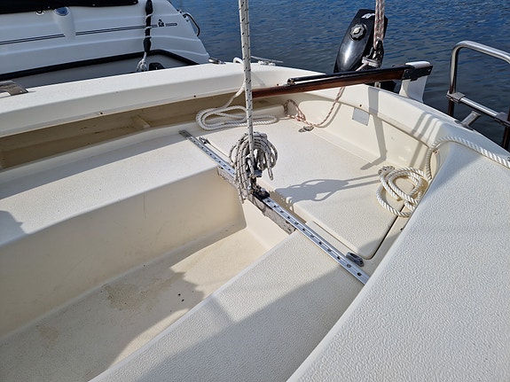 Helmsman 20 5 of 5