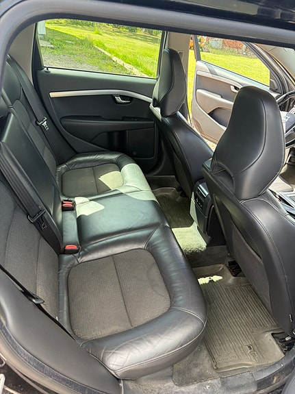 Volvo V70 5 of 7