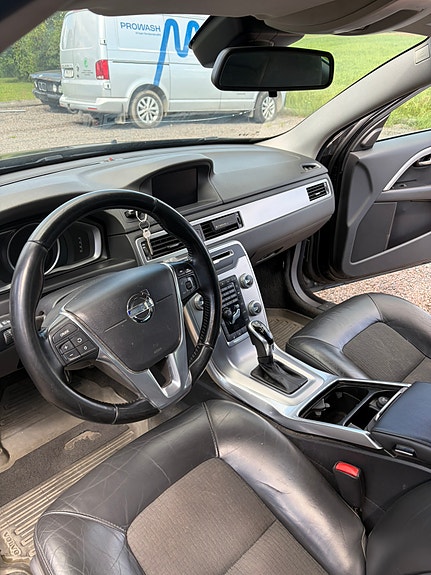 Volvo V70 4 of 7