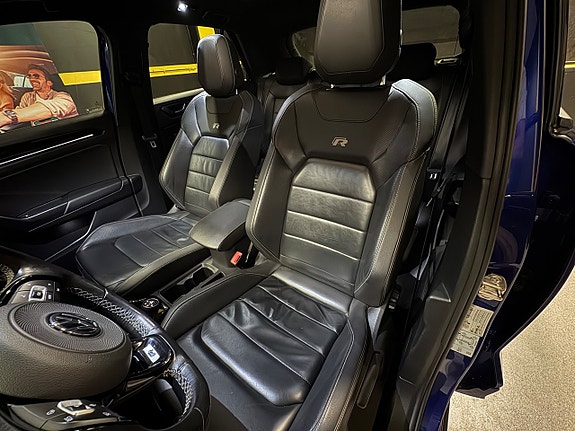 Volkswagen T-Roc 18 of 21
