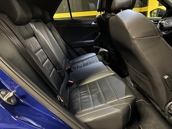 Volkswagen T-Roc 21 of 21