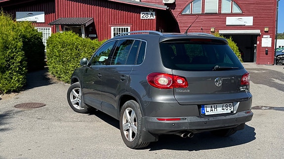Volkswagen Tiguan 8 of 12