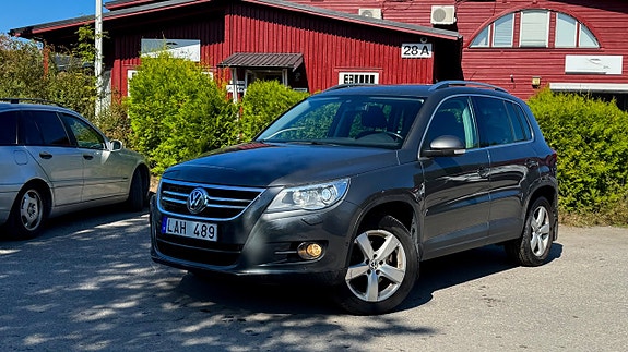 Volkswagen Tiguan 3 of 12