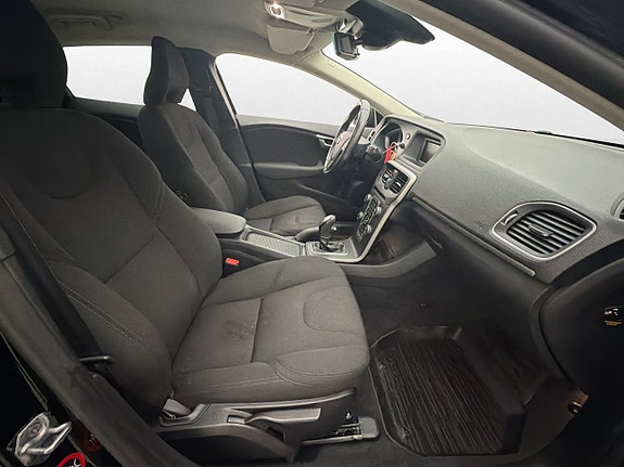 Volvo V40 9 of 28