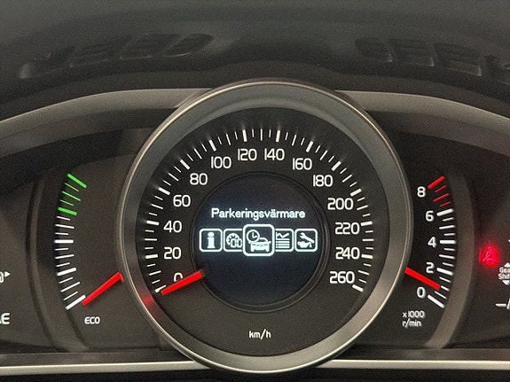 Volvo V40 22 of 28