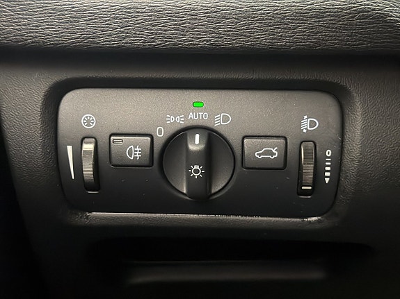 Volvo V40 23 of 28