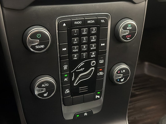Volvo V40 19 of 28