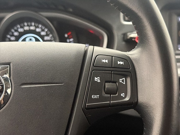 Volvo V40 20 of 28