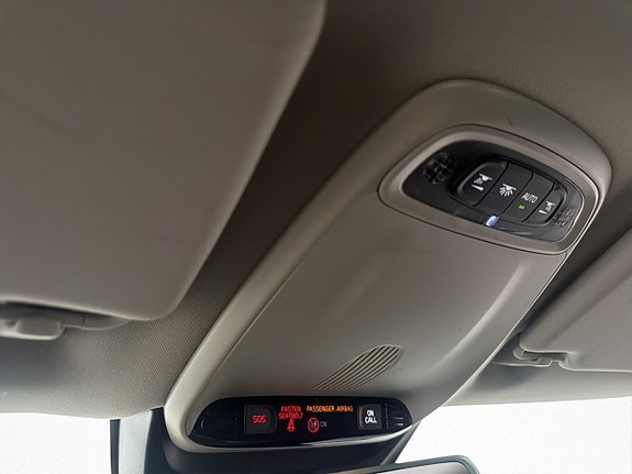 Volvo V40 24 of 28