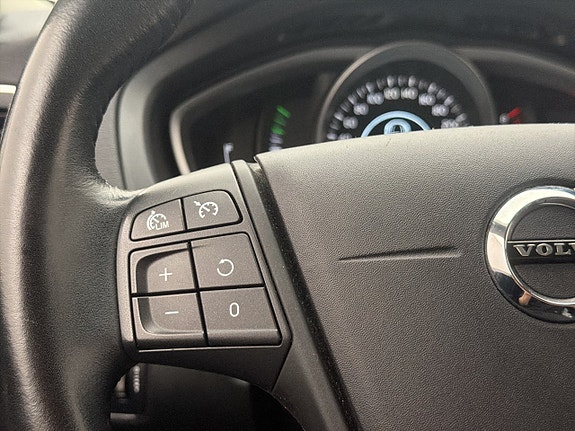 Volvo V40 21 of 28