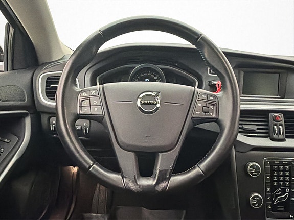 Volvo V40 13 of 28