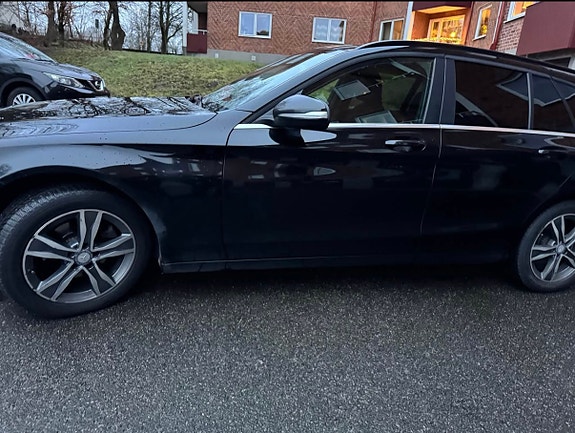 Mercedes-Benz C220 5 of 9