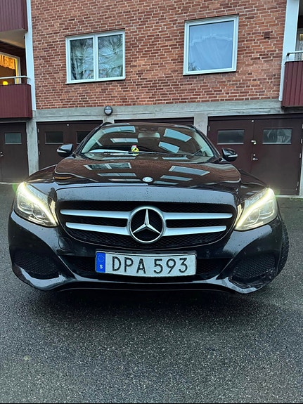Mercedes-Benz C220 8 of 9