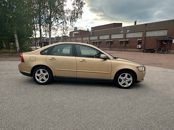 Volvo S40 4 of 5