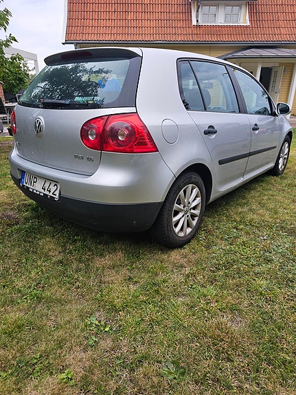 Volkswagen Golf V 4 of 10