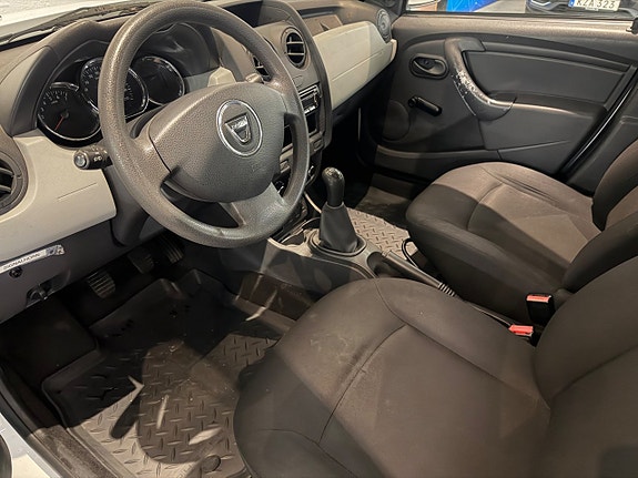 Dacia Duster 10 of 15