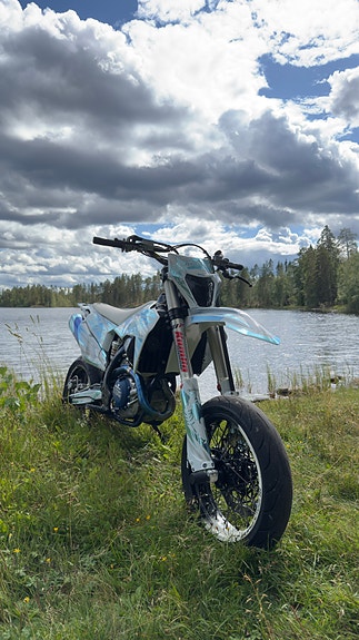 Husqvarna HUSQVARNA FE 450 2 of 7