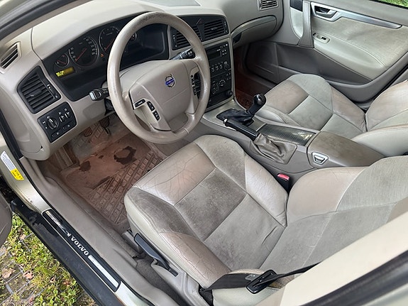 Volvo V70 5 of 6