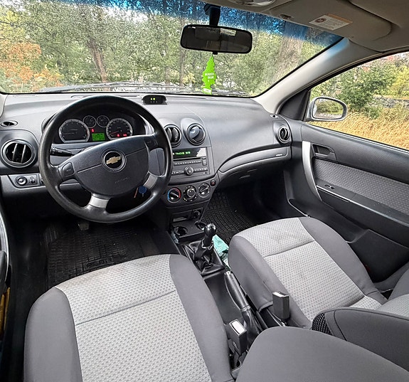 Chevrolet Aveo 3 of 3
