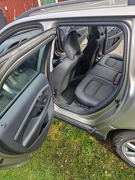 Volvo V70 6 of 7